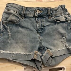 Light wash Jean shorts | SO | Size 🤷‍♀️ maybe a small